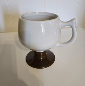 Vintage Hall Two-Tone Footed Mug in White and Brown
